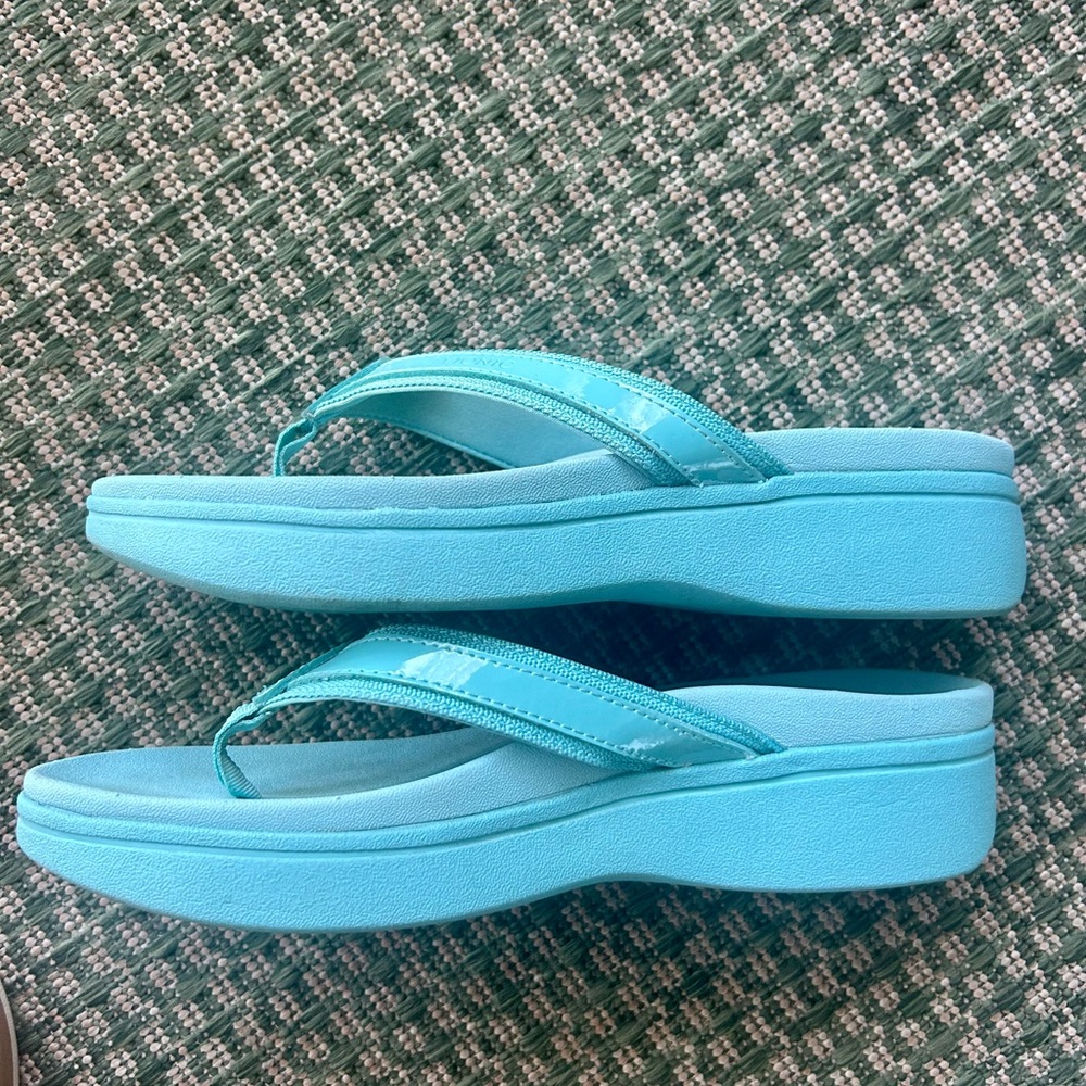 Vionic Platform Aqua Sandals Size 8 - image 3